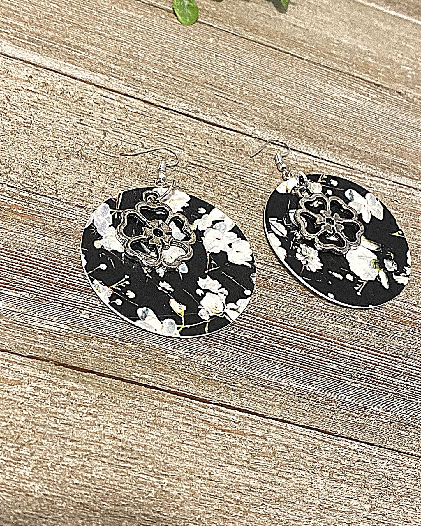 Black Flower Circle Earrings