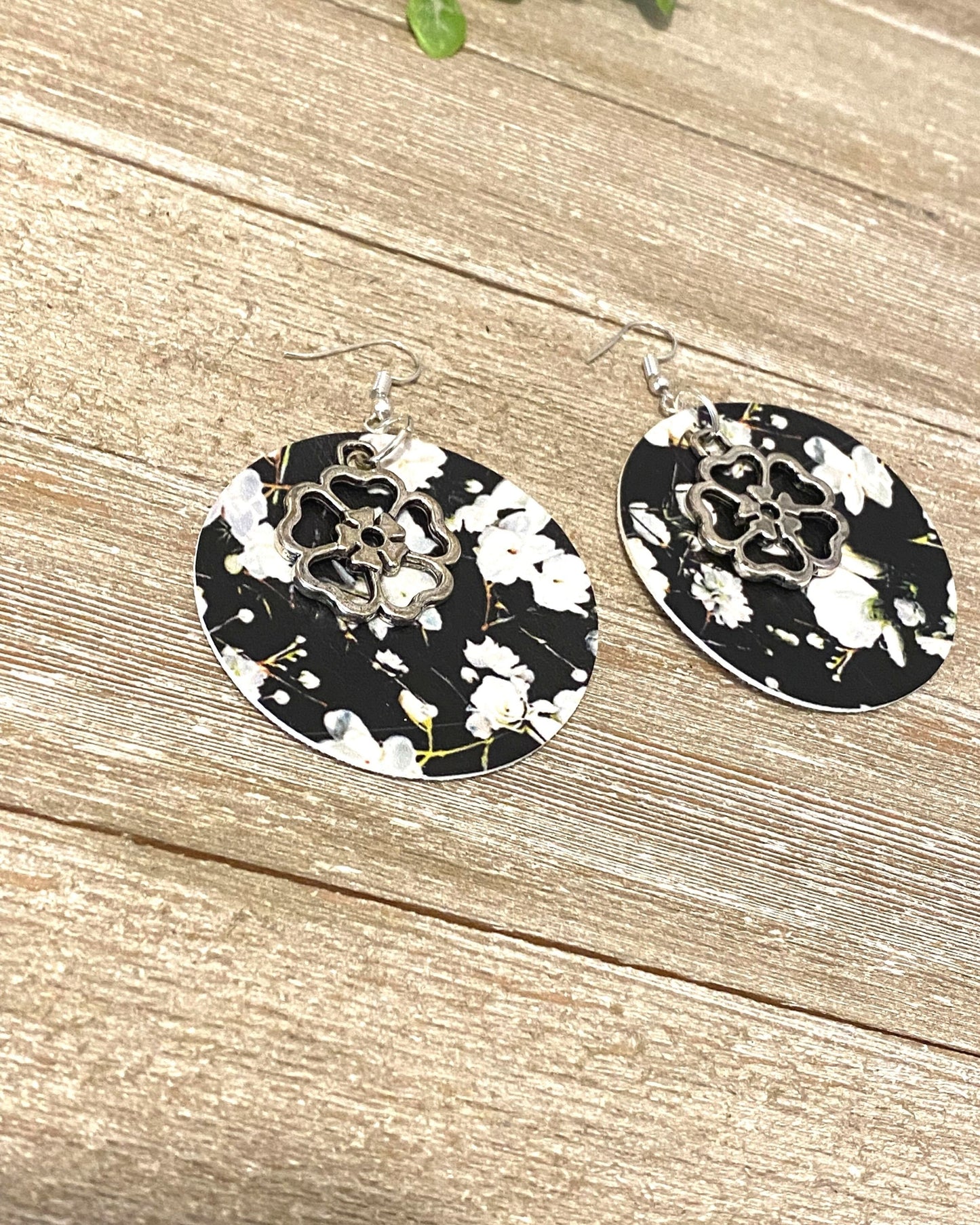 Black Flower Circle Earrings